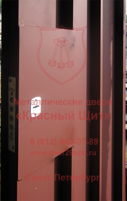  Четырех-ригельный Эльбор -Базальт на техничечкой двери