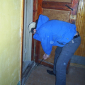 Демонтаж деревянной двери
